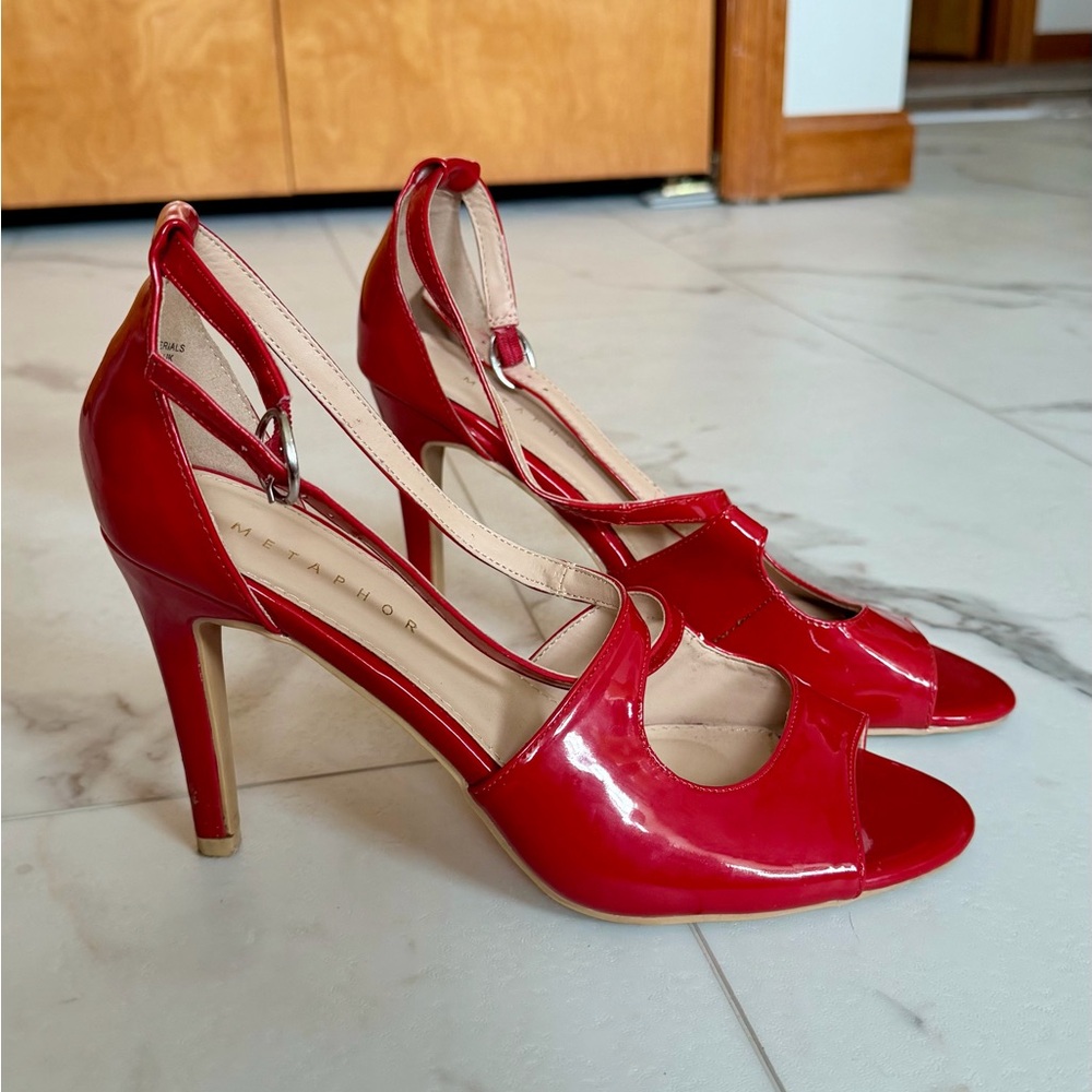 Red Heels - Picture 7 of 7